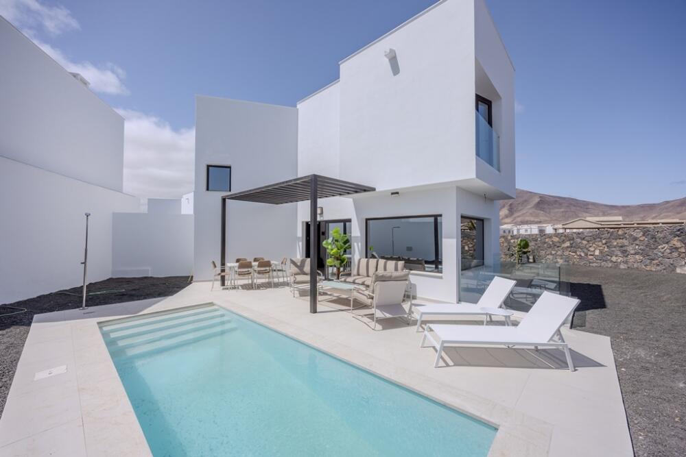 Main image of property: Canary Islands, Lanzarote, Playa Blanca