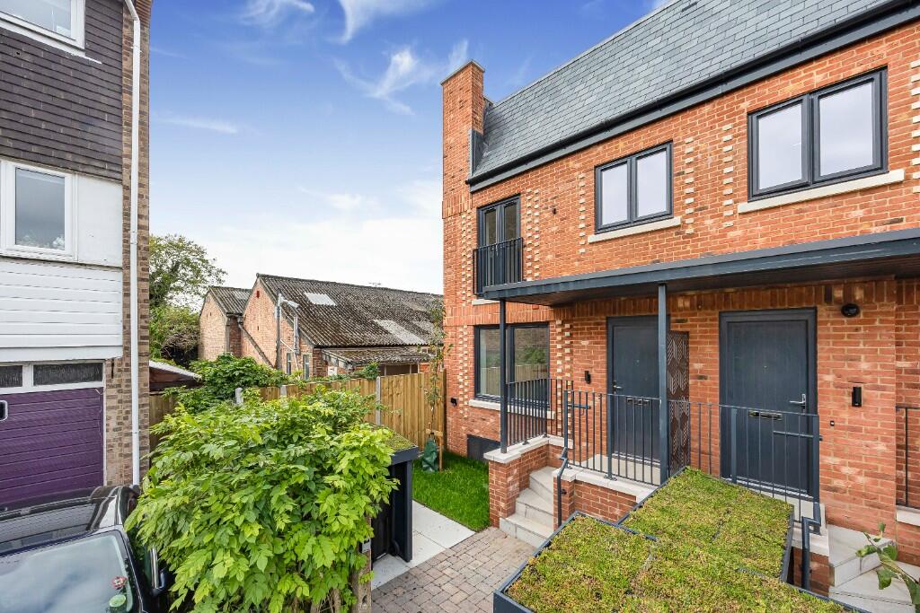 Main image of property: Send Road,
Caversham,
Reading,
RG48EH