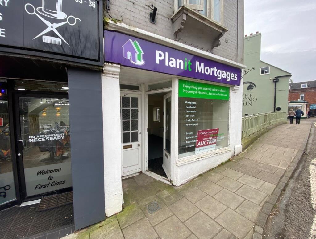 Main image of property: 37 East Street, Wimborne, Dorset, BH21 1DU