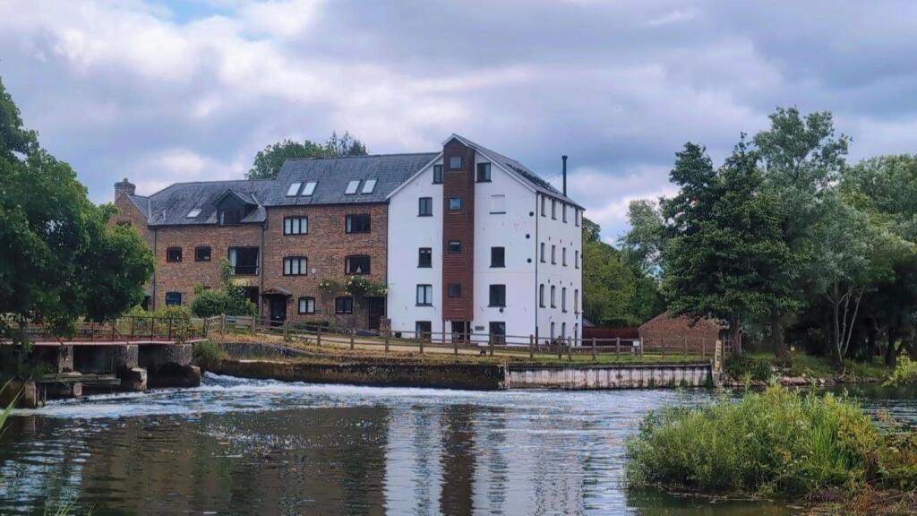 Main image of property: Flat 2 The Granary, Bickton, Fordingbridge, Hampshire, SP6 2HA