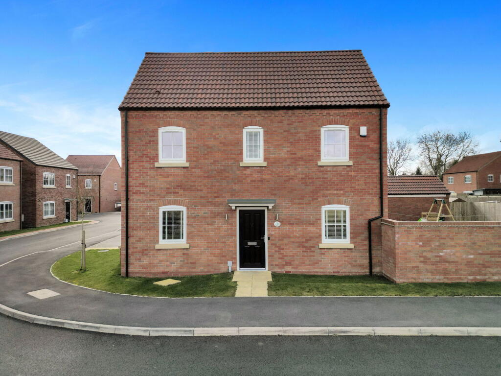 Main image of property: Lapwing Close, Beckingham DN10