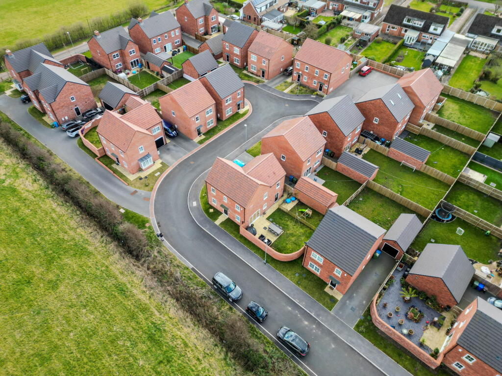 Main image of property: Lapwing Close, Doncaster, DN10 4SR