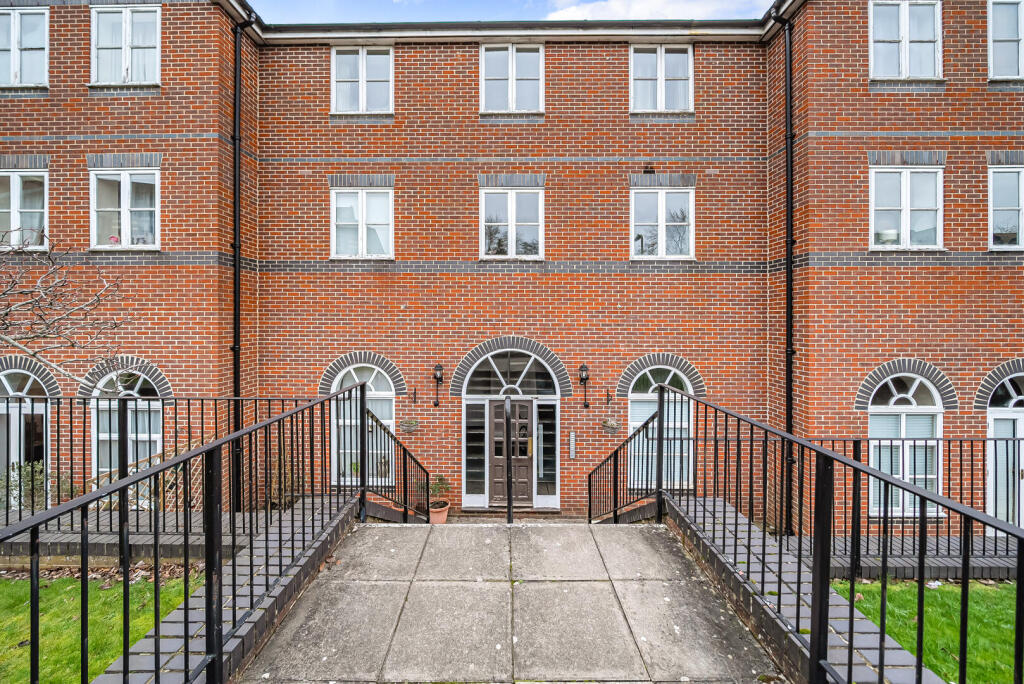 Main image of property: Cardinal Mews, Vestry Close, Andover