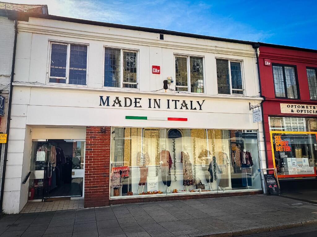 Main image of property: 4-5 Exchange Buildings, High Street, Petersfield, Hampshire, GU32