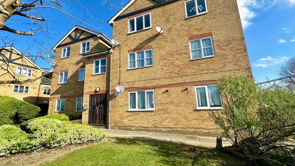 Main image of property: Maplin Park, Slough, SL3