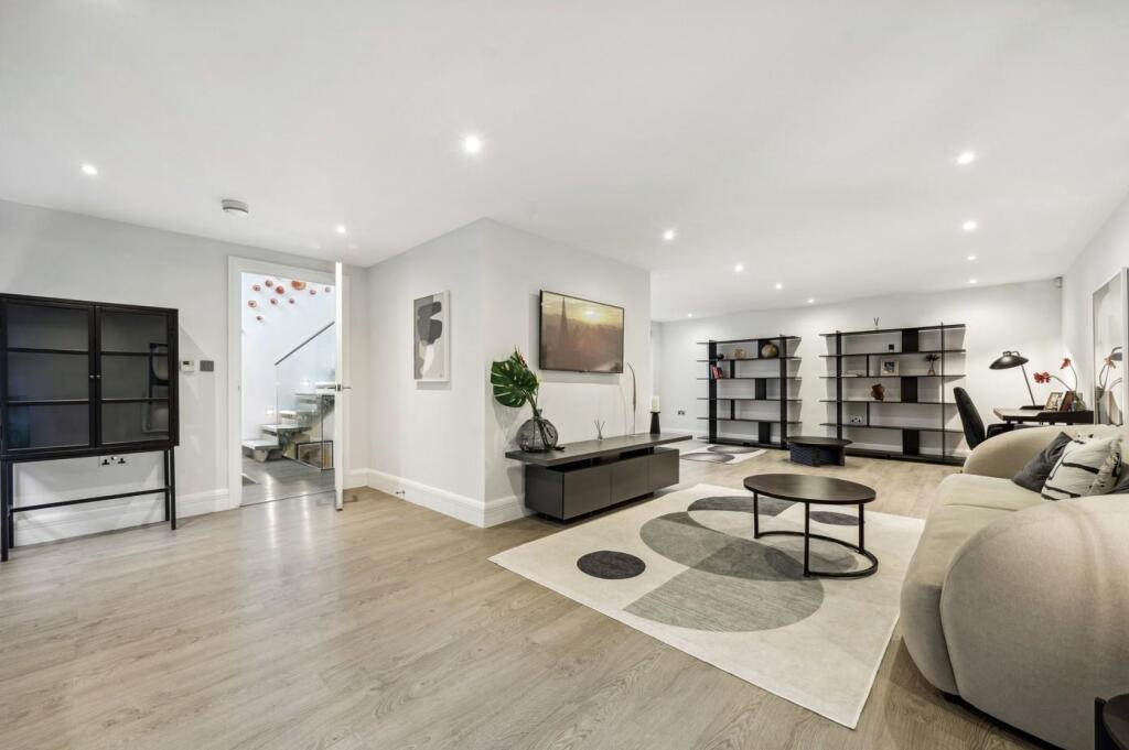 Main image of property: Whittlebury Mews East, Primrose Hill, London, NW1