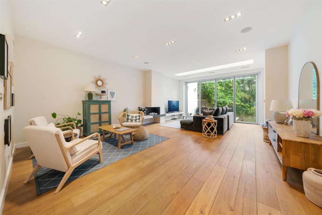 Main image of property: Hocroft Road, London, NW2
