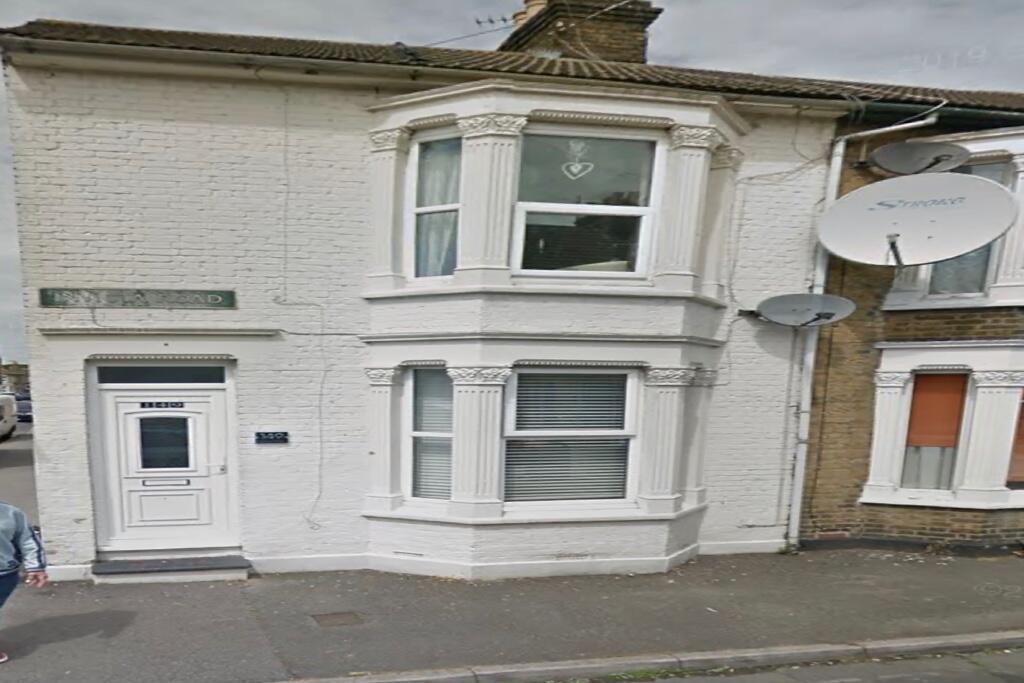 Main image of property: Invicta Road, Sheerness, Kent, ME12 2AQ
