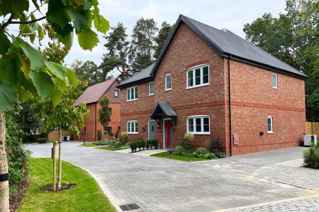 Main image of property: Swinley Road,
Ascot,
SL5 8BA