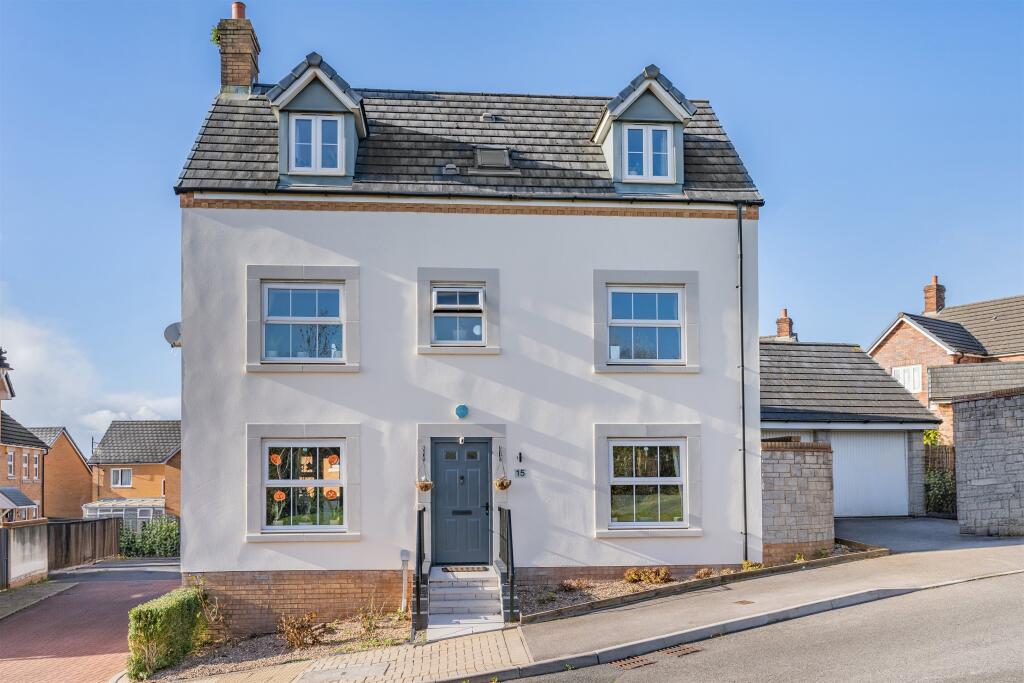 Main image of property: Clos Y Fferm, Coity