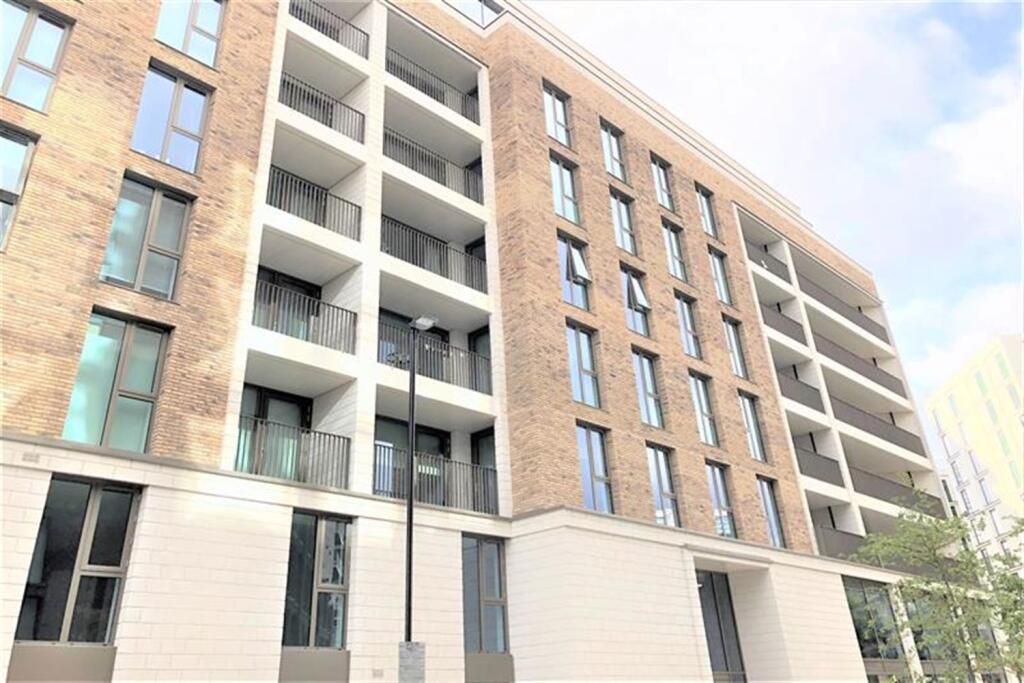 Main image of property: Commodore House, E16