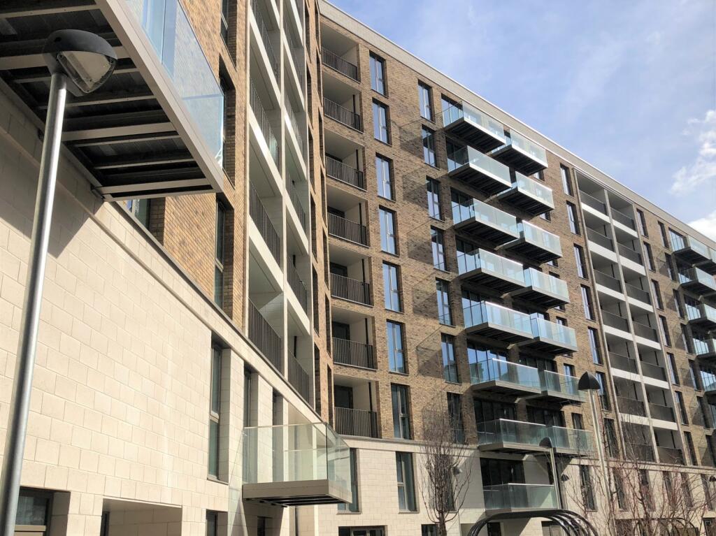 Main image of property: Commodore House, E16
