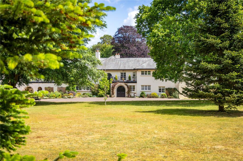 Main image of property: Tilford Road, Farnham, Surrey, GU10