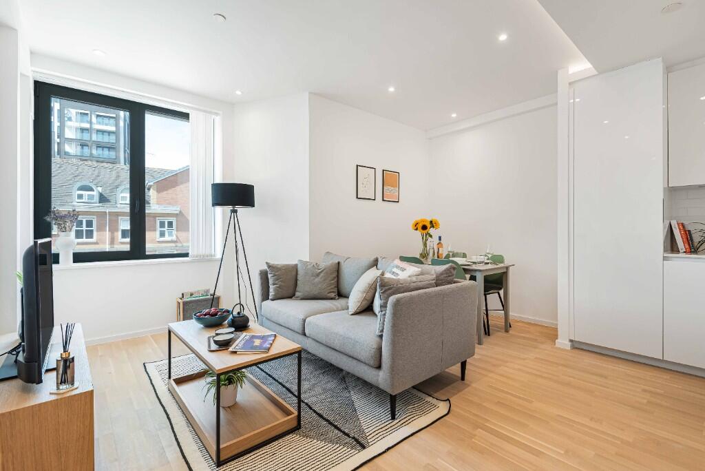 Main image of property: Gravity Royal Heights, 59 Queens Road, Reading, Berkshire, RG1