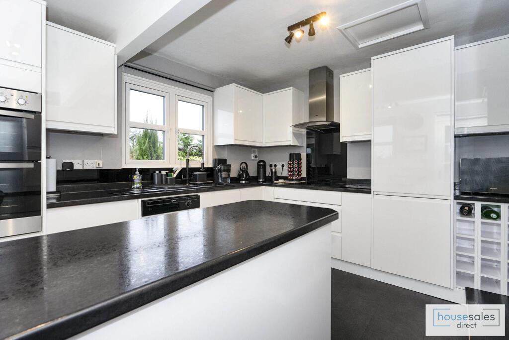 Additional property image - Wicketts Brighton Road, Henfield, BN5