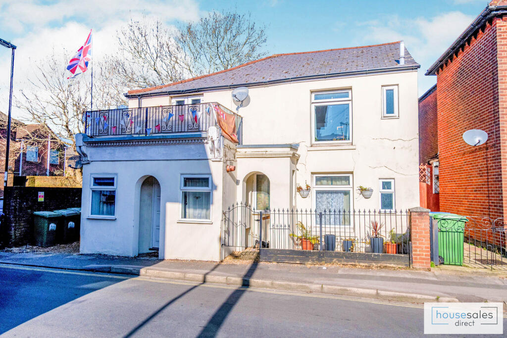 Main image of property: Grove Road, Southampton, SO15