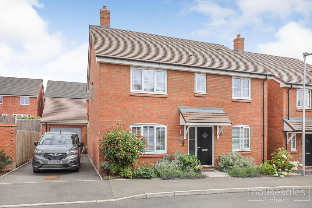 Main image of property: Farnes Close Lighthorne Heath, Leamington Spa, CV33