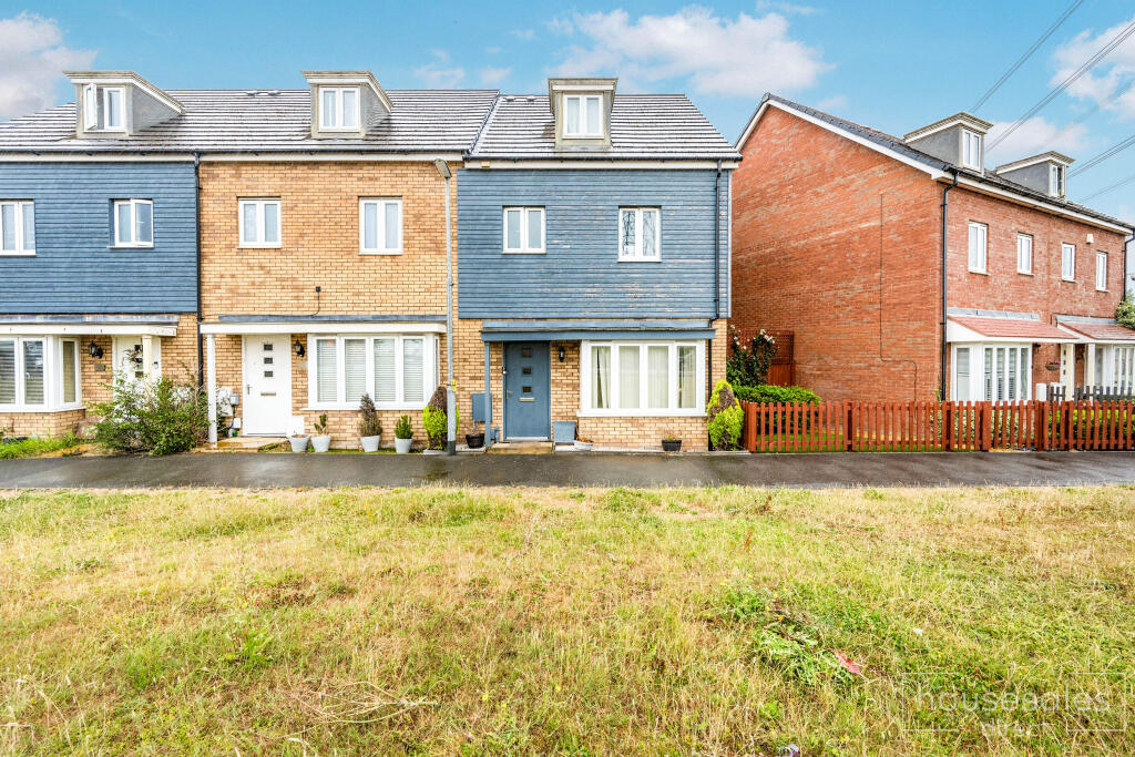 Main image of property: Sparrow Path, Leighton Buzzard, LU7