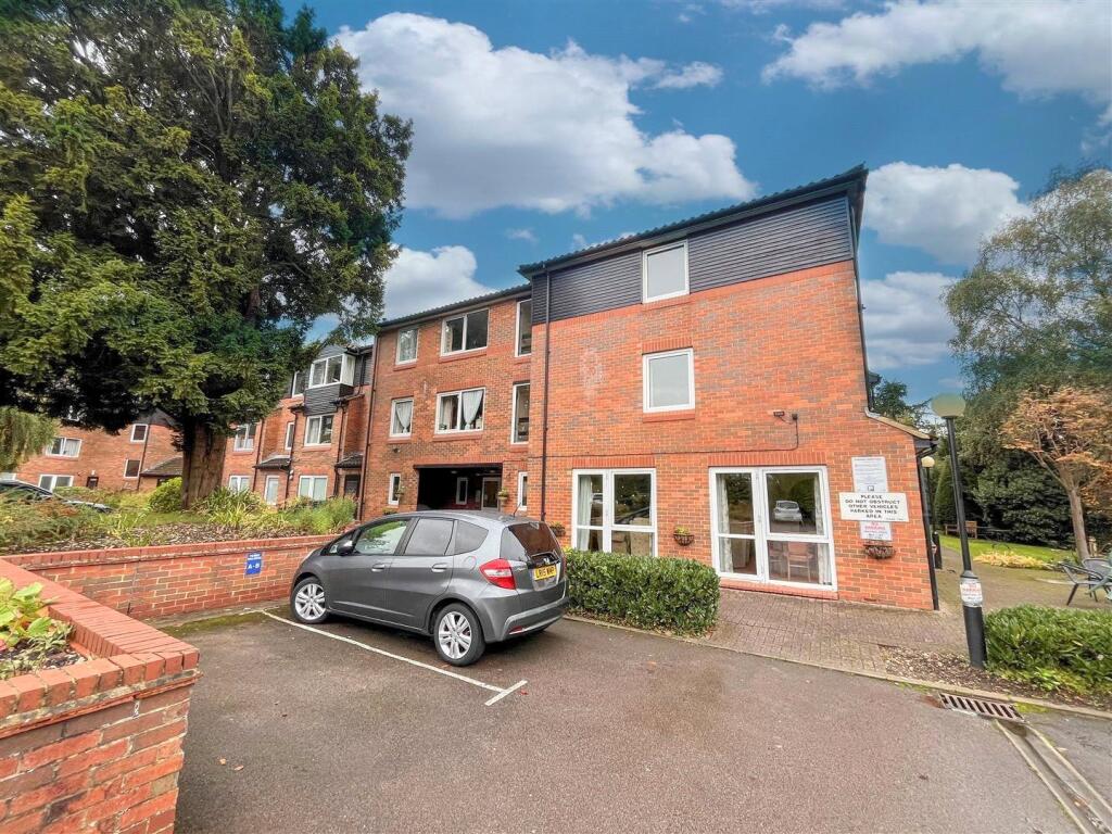 Main image of property: Elstree Road, Bushey Heath, Bushey, Hertfordshire, WD23