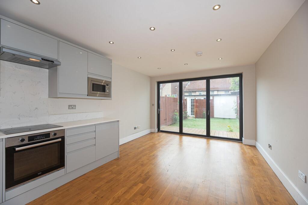 Main image of property: 132 Norbury Court Road, London, SW16