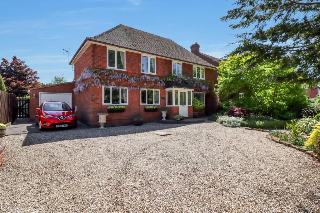 Main image of property: Banbury Road, Southam, Warwickshire, CV47