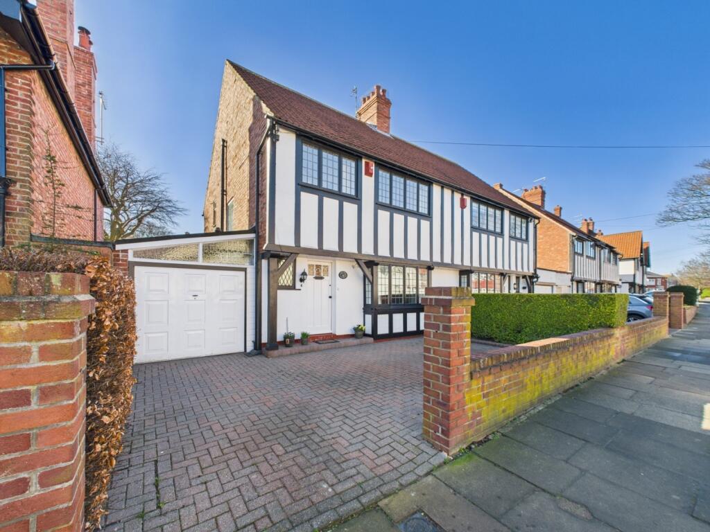 Main image of property: Seaton Crescent, Monkseaton, Whitley Bay, NE25