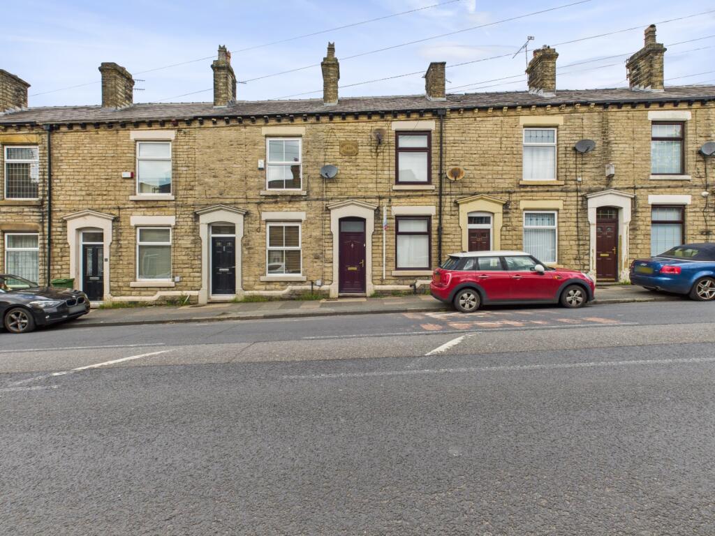 Main image of property: Huddersfield Road, Stalybridge, SK15 3DW
