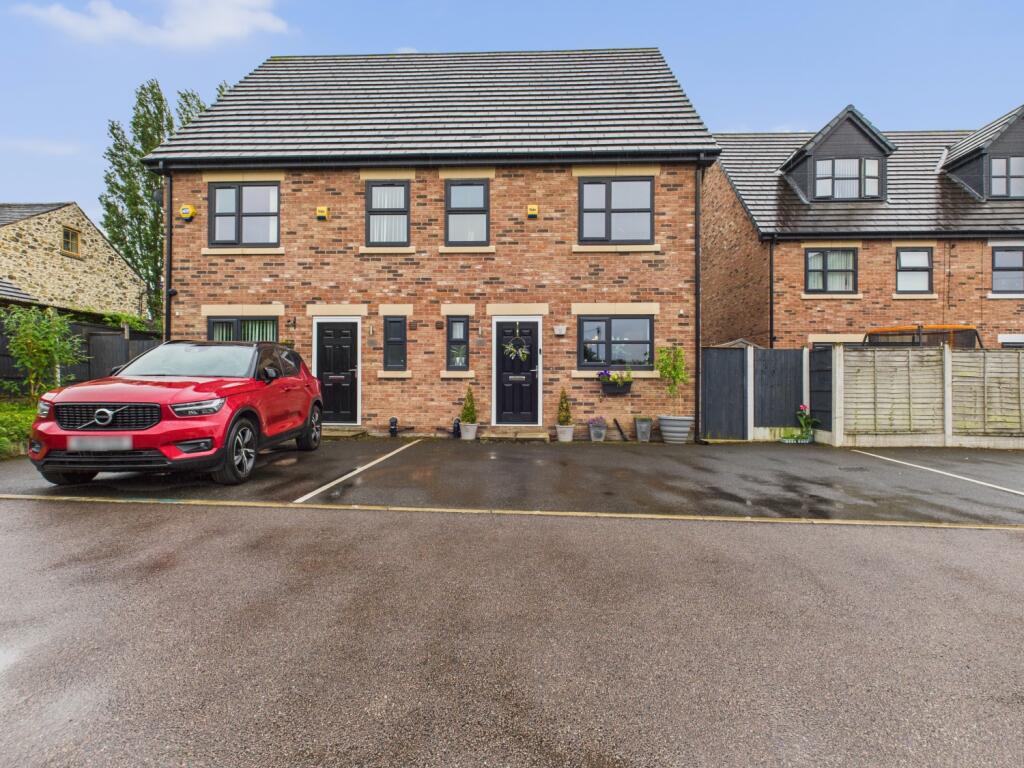 Main image of property: Talbot Road, Hyde, SK14 4EX §