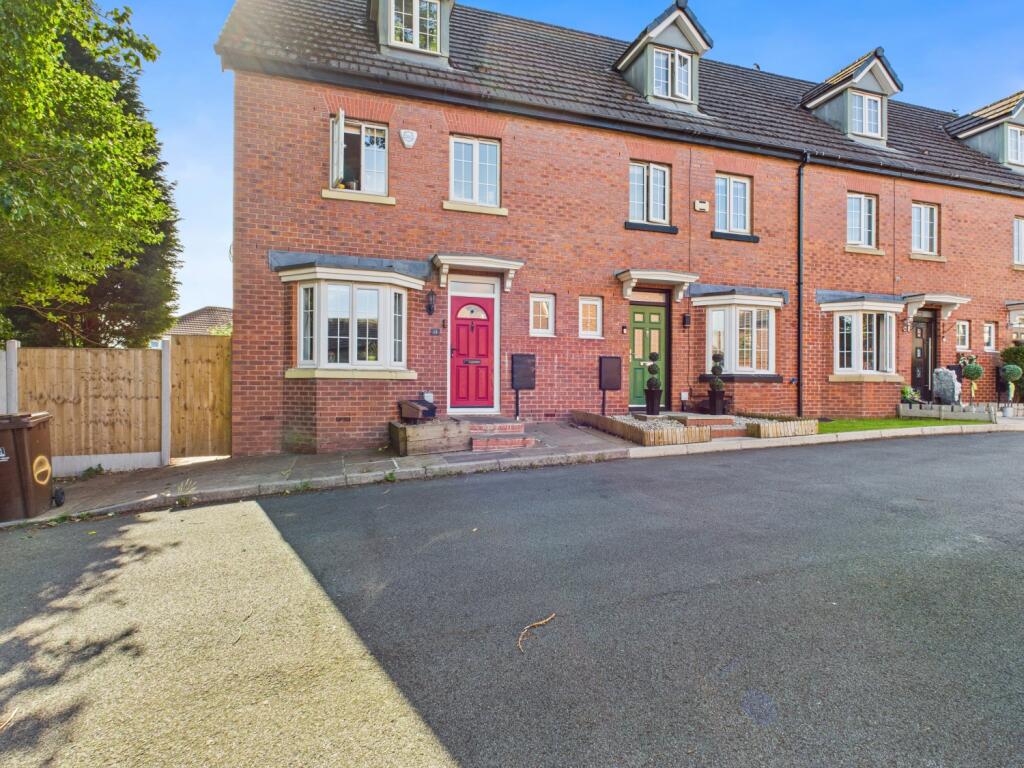 Main image of property: WATERSIDE VIEW, DROYLSDEN, MANCHESTER, M43 6EN