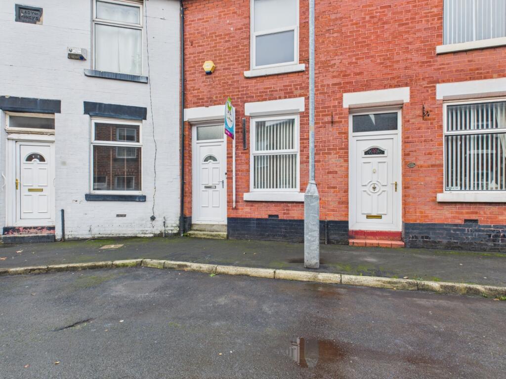 Main image of property: MARTIN STREET, HYDE, SK14 1NZ