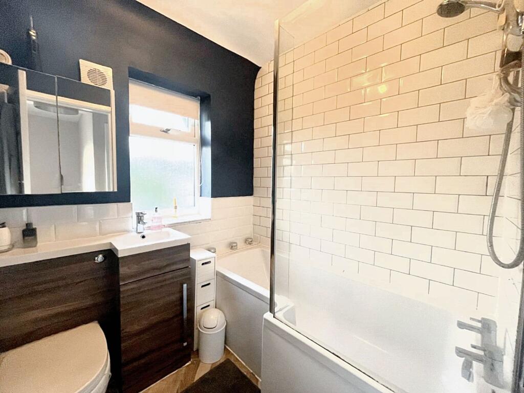 Additional property image - Green Lane, Sealand, CH5