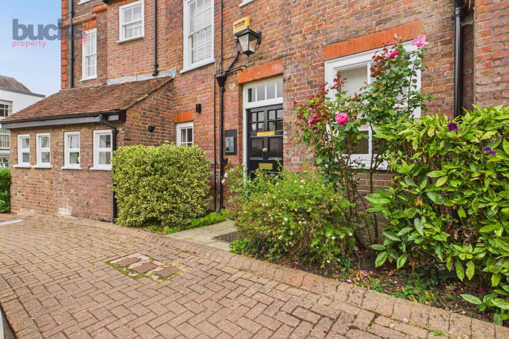 Main image of property: High Street, Amersham, HP7 0EN