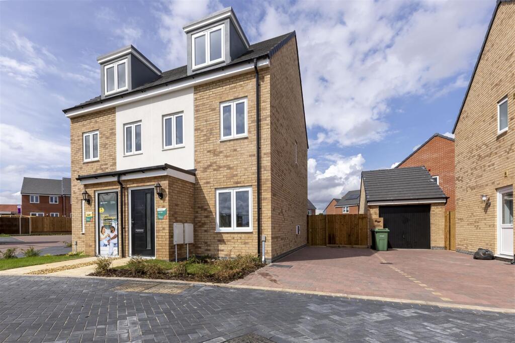 Main image of property: Ringlet Crescent, Hethersett, NR9