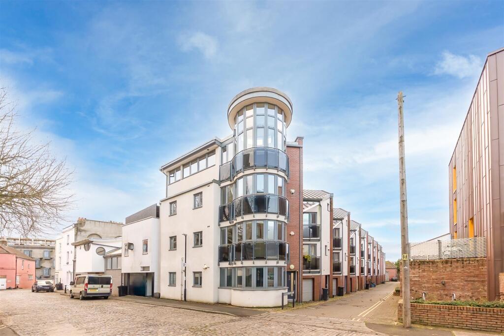 Main image of property: Barossa Place, Bristol