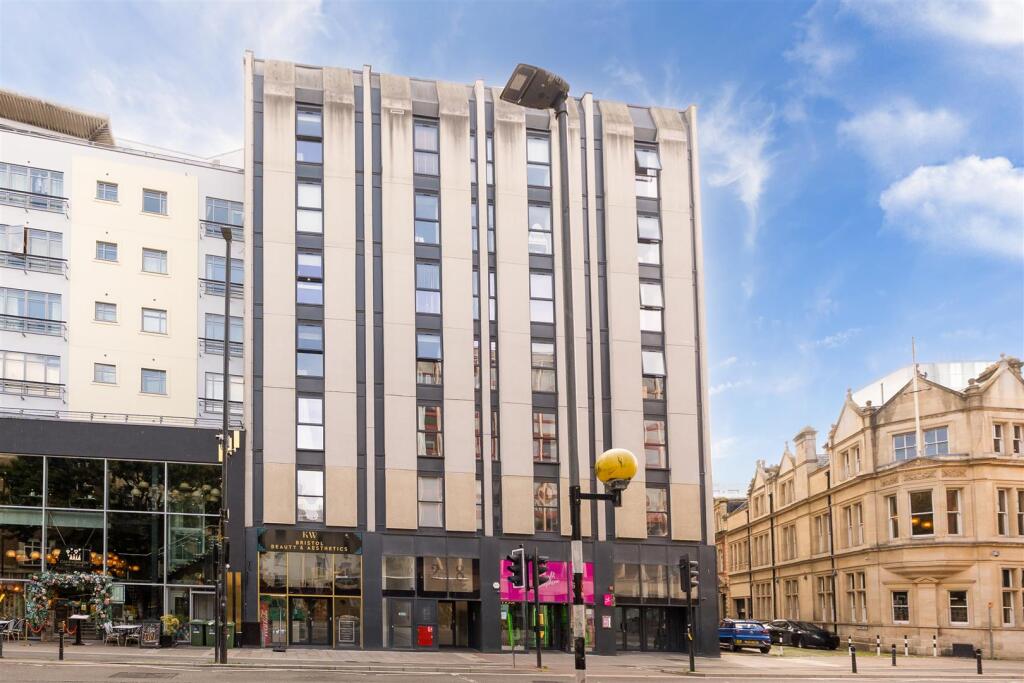 Main image of property: 28 Baldwin Street, Bristol