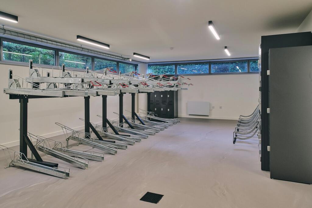 CYCLE_DSC_2009_26.01.16_BAR_AIR Solihull_HI RES.jpg