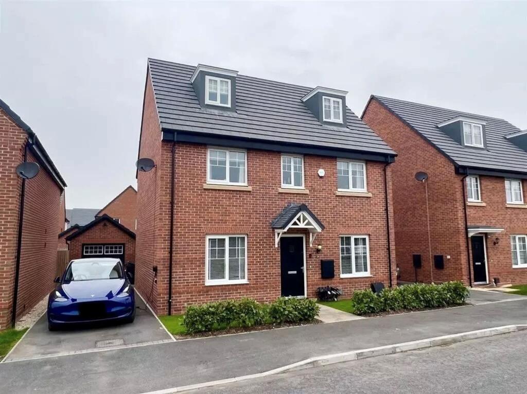 Main image of property: Devana Gardens, Chester, CH4