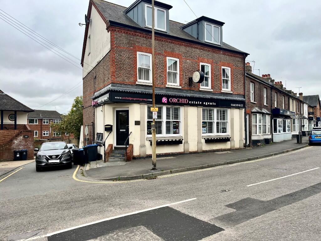 Main image of property: Boxmoor Village, Hertfordshire, HP1 1