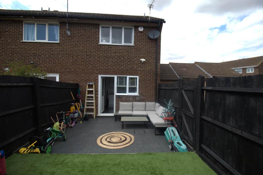 Main image of property: Isenbury Way, Hemel Hempstead