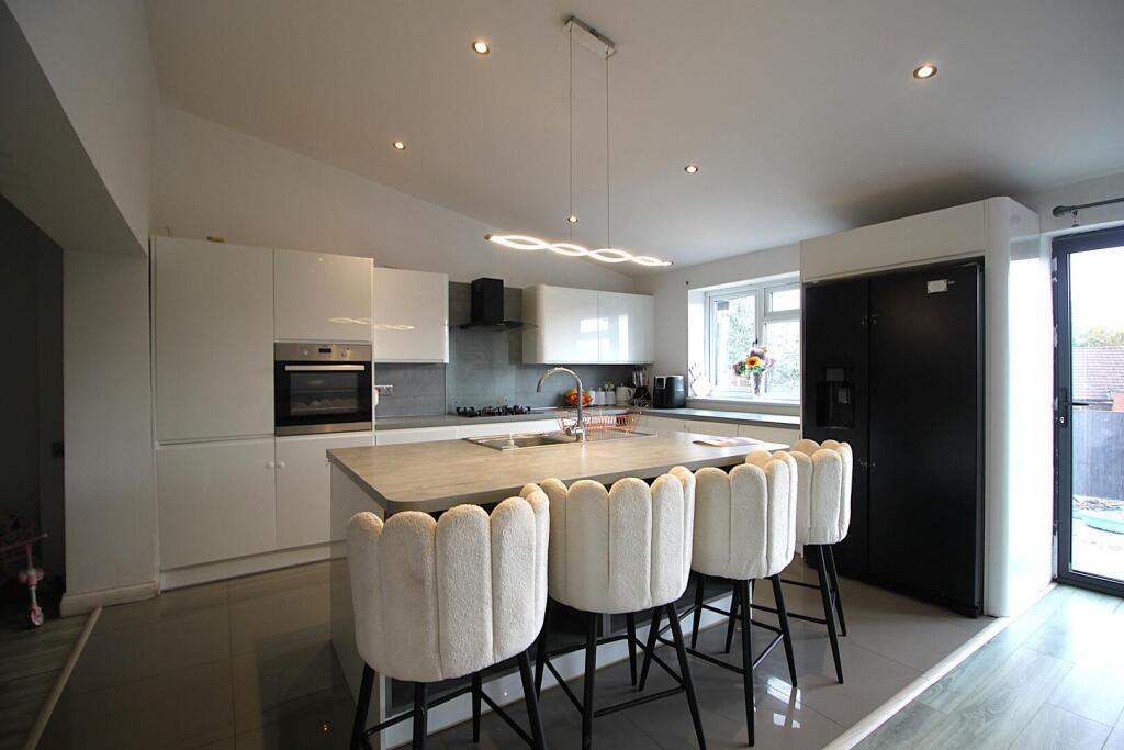 Main image of property: Great Elms Road, Hemel Hempstead