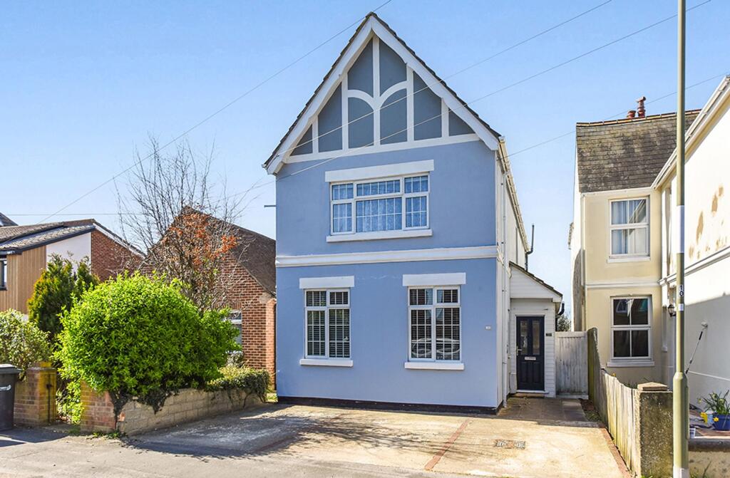 Main image of property: High Street, Lee-On-The-Solent, PO13