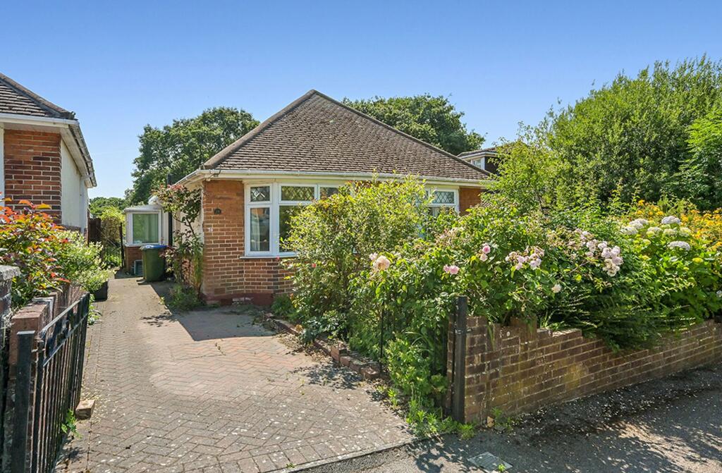 Main image of property: 20 South East Crescent, Sholing, Southampton, SO19 8PR
