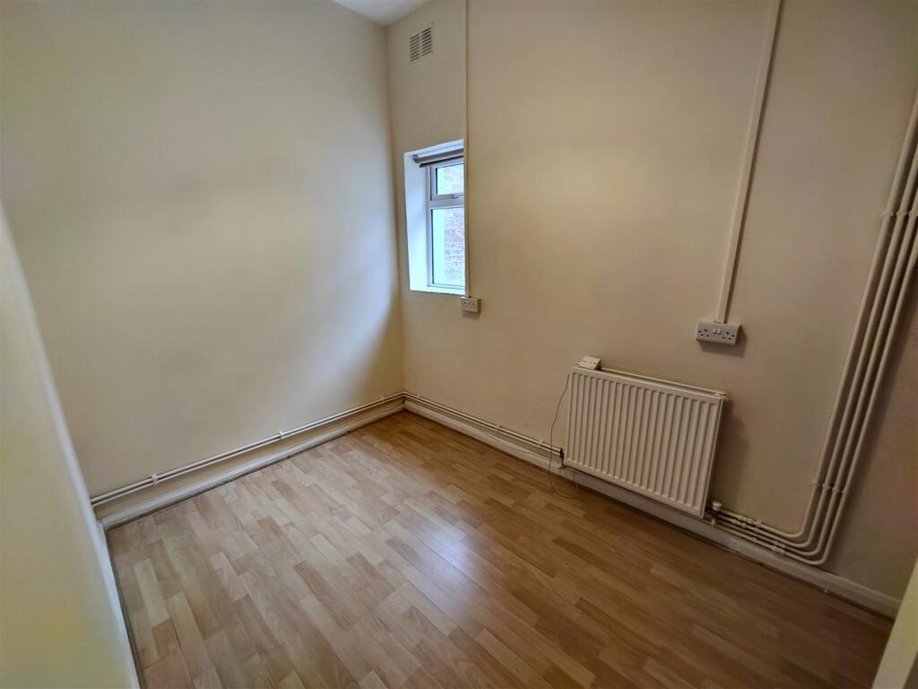 Additional property image - Eaton Grove, Hove