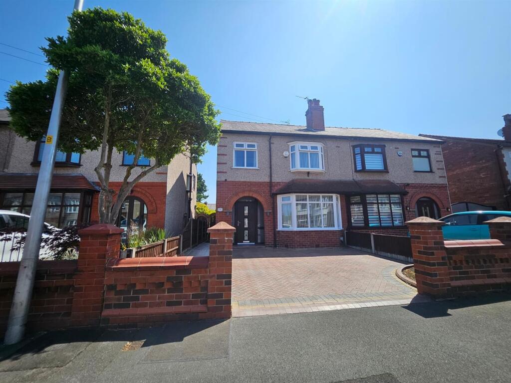 Main image of property: Platt Fold Road, Leigh