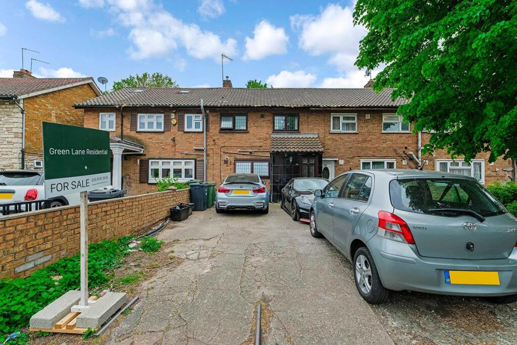 Main image of property: Green Lane, ILFORD, IG1