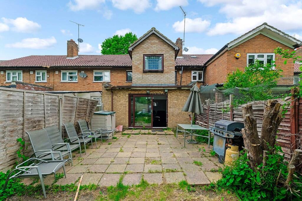 Main image of property: Green Lane, ILFORD, IG1