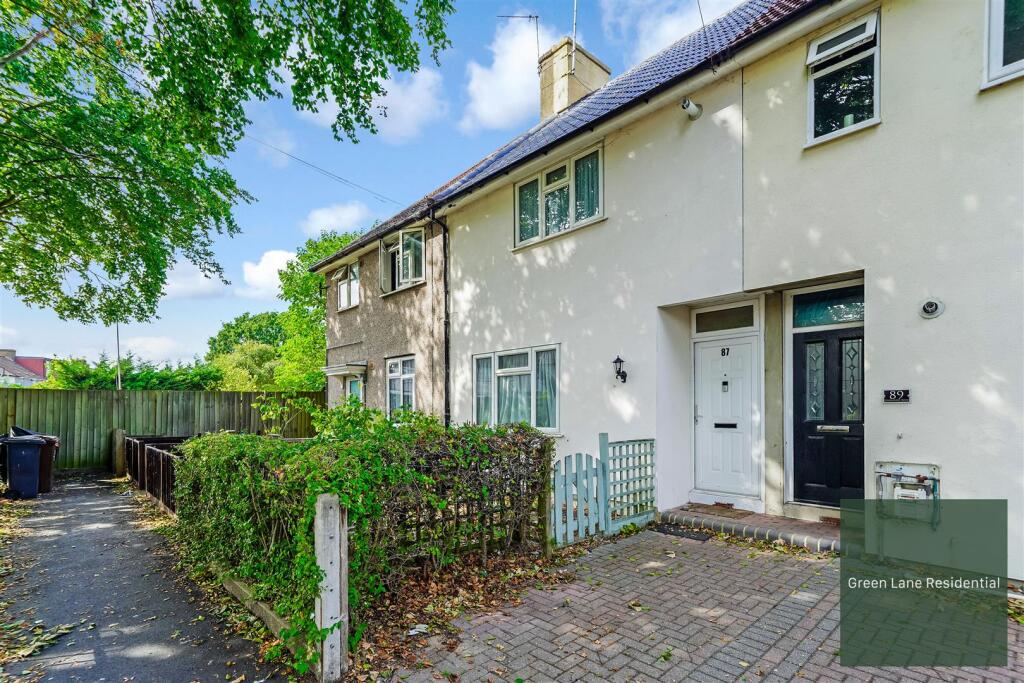 Main image of property: Lindisfarne Road, DAGENHAM, RM8