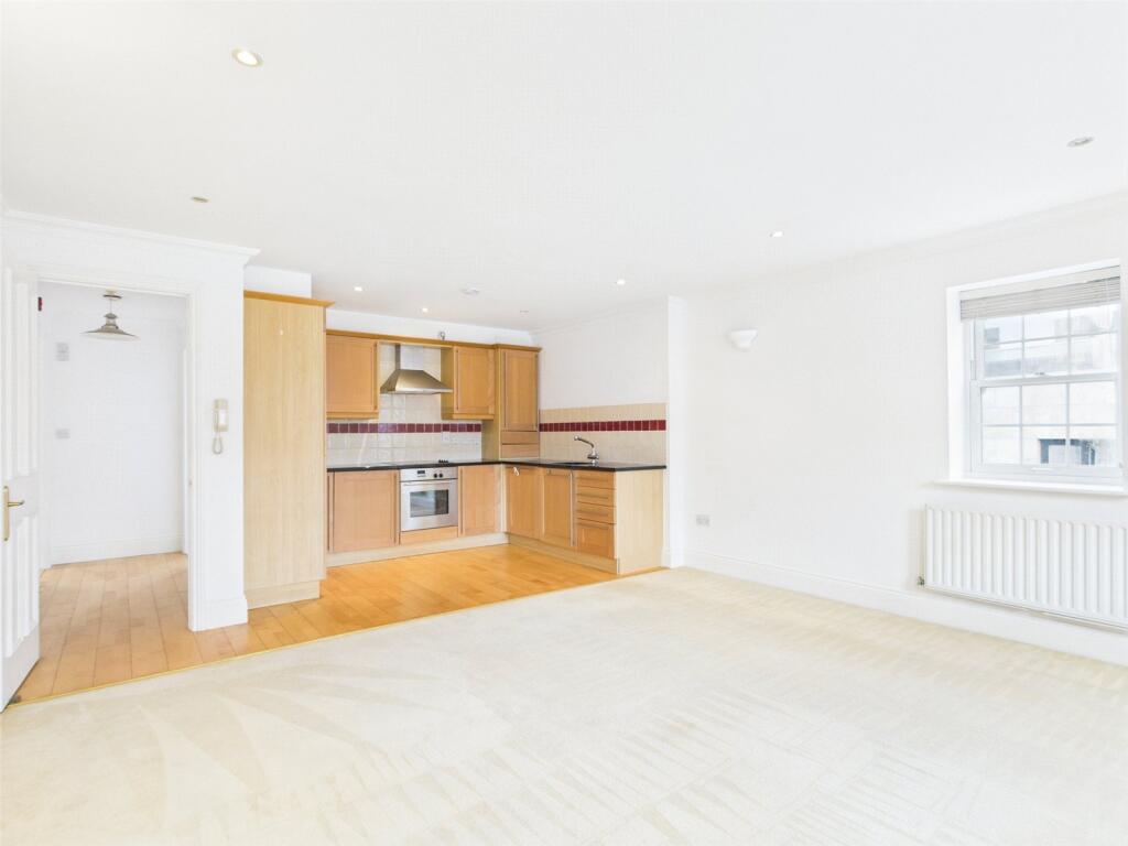 Main image of property: 4 Allez House, Royal Gardens, St Peter Port, GY1