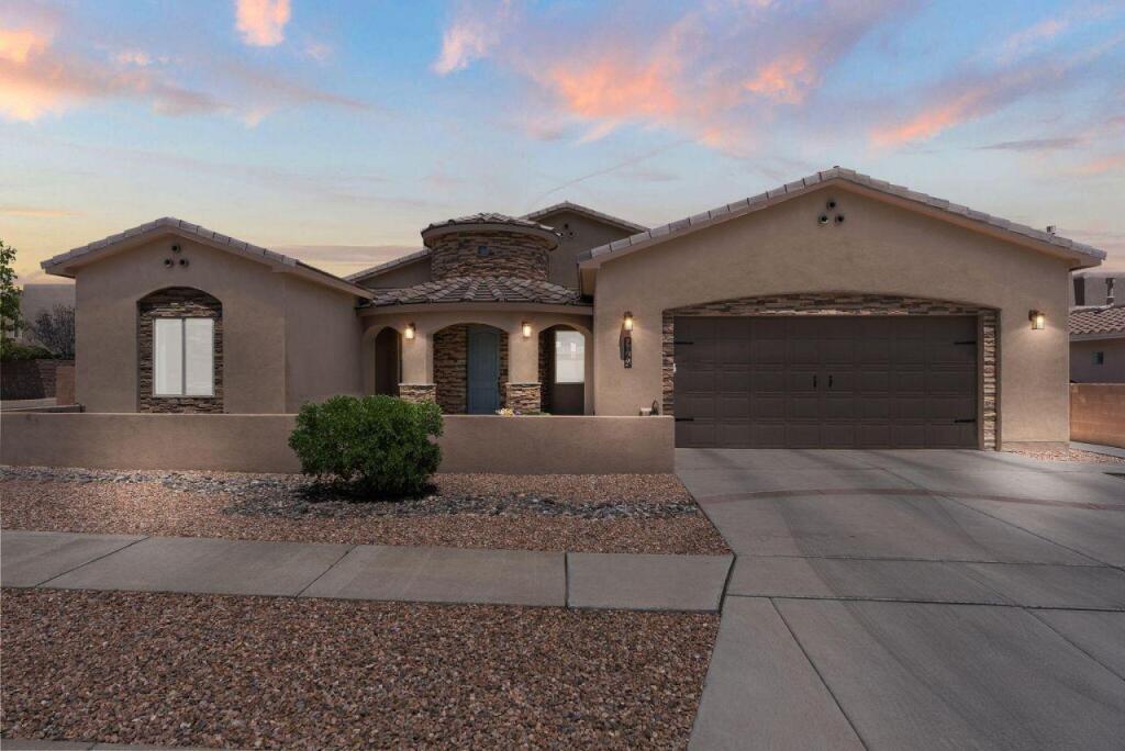 Main image of property: New Mexico, Bernalillo County, Albuquerque