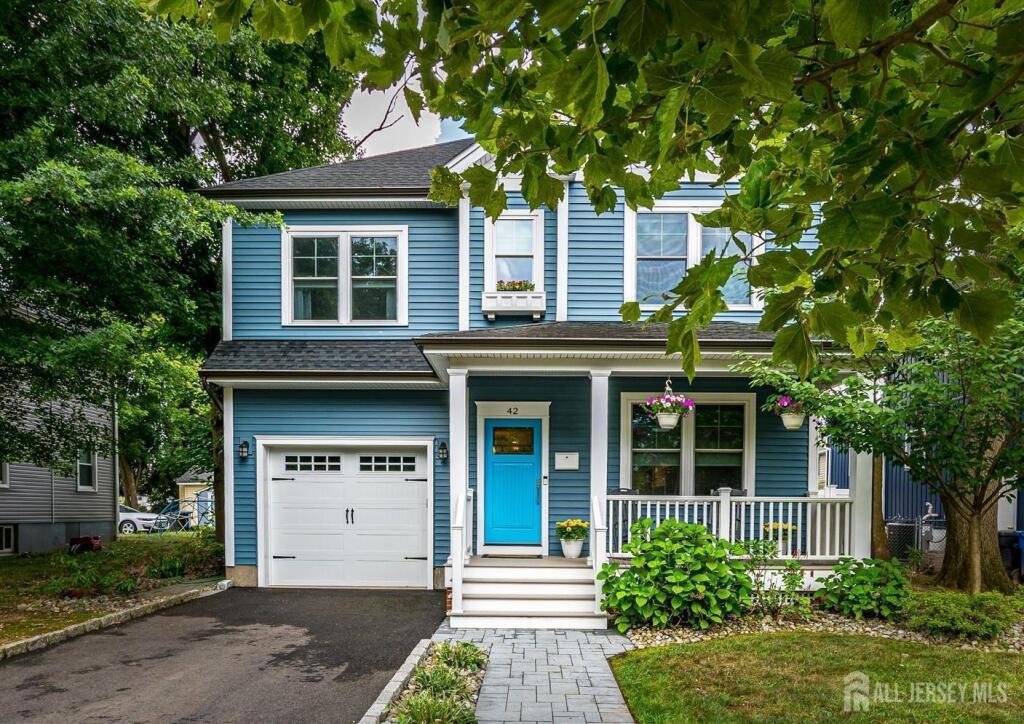 Main image of property: New Jersey, Middlesex County, Metuchen